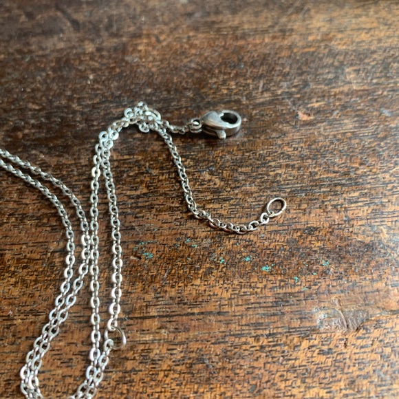 Lindsey - Silver Tone Nameplate Lindsey - Script Lindsey Nameplate - NWOT - Picture 7 of 7